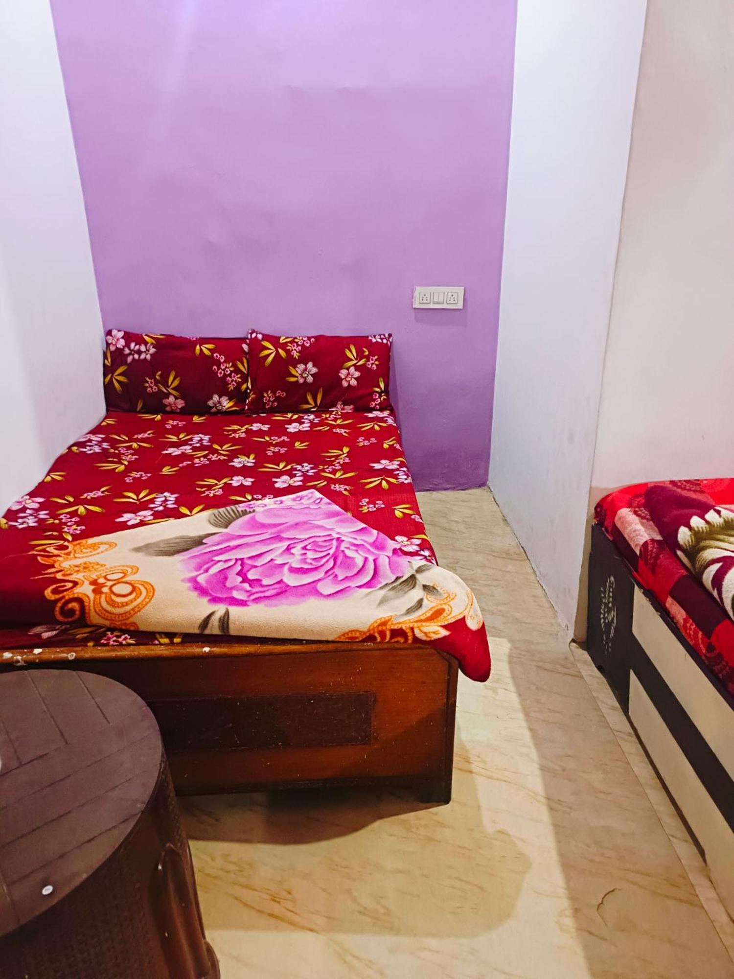 Jay Shree Radhey Home Stay マトゥラー エクステリア 写真